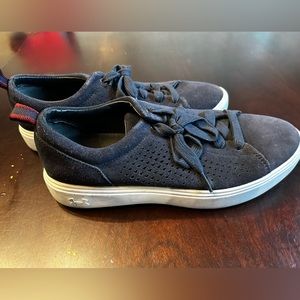 Under Armour Sports Wear women’s lifestyle shoe